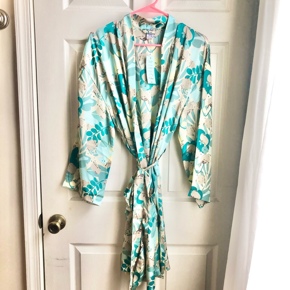 Pusheen Silk Robe - Picture 4 of 9